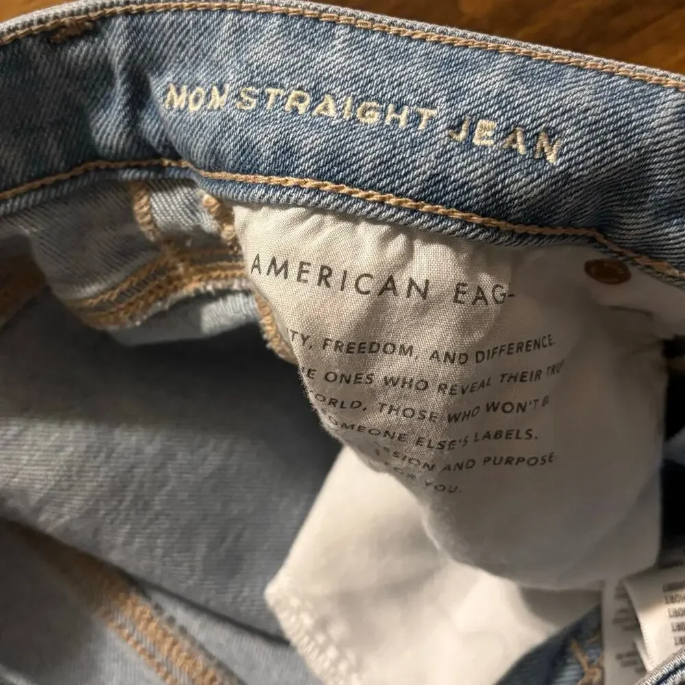 American Eagle Women’s 4 Short 26 x 26 Jeans Mom Straight High Rise Blue Denim